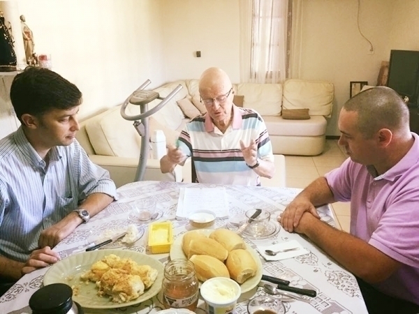 Pr-candidatos Kleber Wan-Dall e Lu se encontram com Chico Hostins