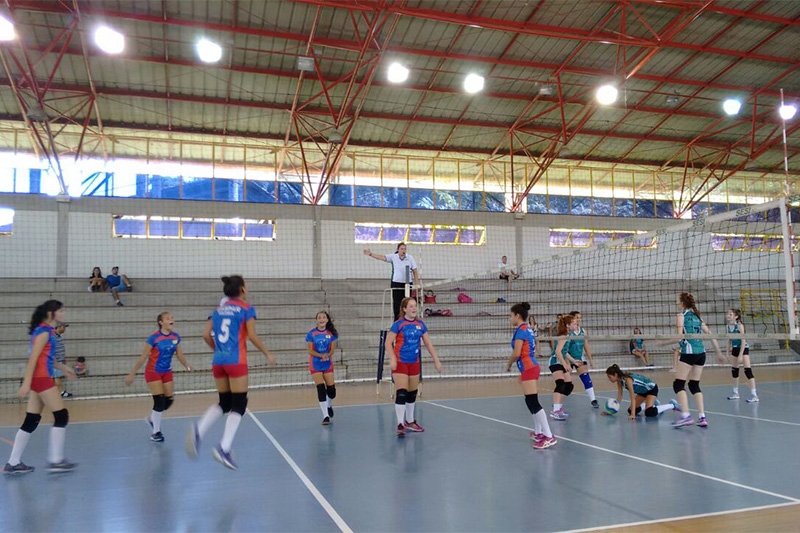 Equipes de voleibol feminino participaram da primeira etapa da Liga Aevi