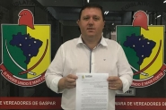 Vereador pede que empresas de telefone e internet tirem fios no utilizados dos postes de Gaspar