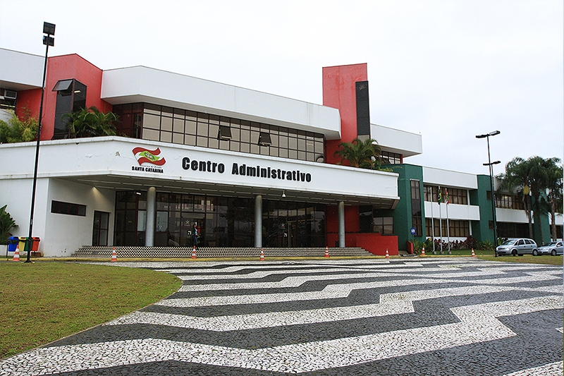 Poderes Legislativo e Judicirio de SC vo devolver R$ 118 milhes aos cofres do estado