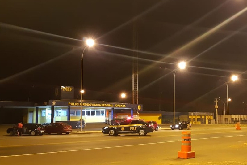 PRF flagra 228 motoristas embriagados no fim de semana em SC