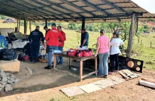 Jovem que brincava em tirolesa se afoga em lagoa em Ilhota