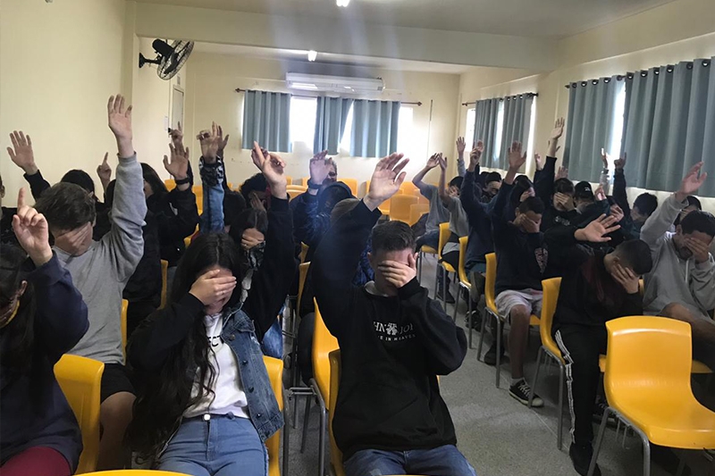 Mais trs escolas de Gaspar recebem o projeto Direito nas Escolas