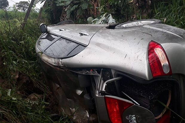 Capotamento deixa homem ferido no bairro Margem Esquerda, em Gaspar