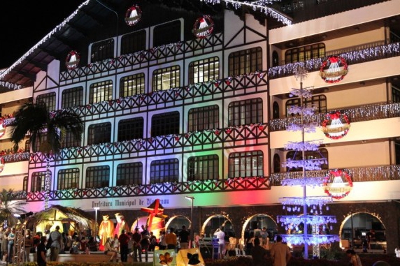 TCE aponta irregularidades na contratao da iluminao natalina em Blumenau
