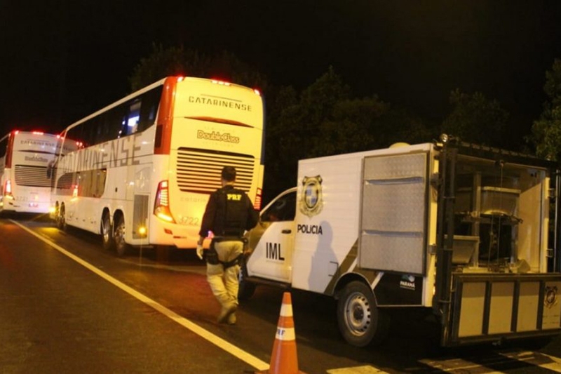 Trs bandidos morrem em tentativa de assalto a nibus que seguia de So Paulo para Brusque