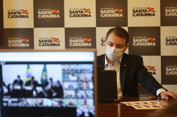 Governador de SC conversa com Bolsonaro sobre auxlio ao estado e municpios