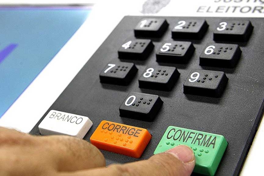 Aprovado adiamento das eleies municipais para 15 de novembro