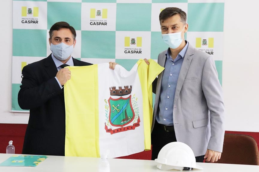 Vice-prefeito Lu assume prefeitura de Gaspar em solenidade de transmisso de cargo