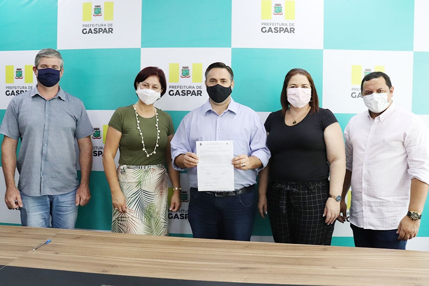 Assinada ordem de servio para reforma de dois CDIs de Gaspar