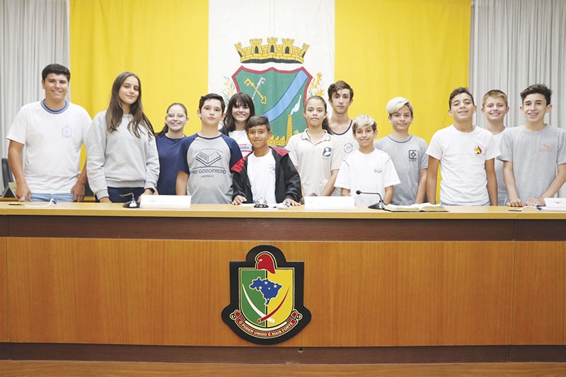 Mandato dos vereadores mirins de Gaspar  prorrogado