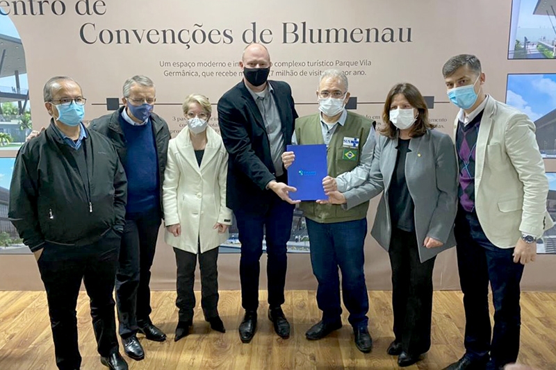 Prefeito de Gaspar pede apoio do Governo Federal no envio de vacinas para a regio