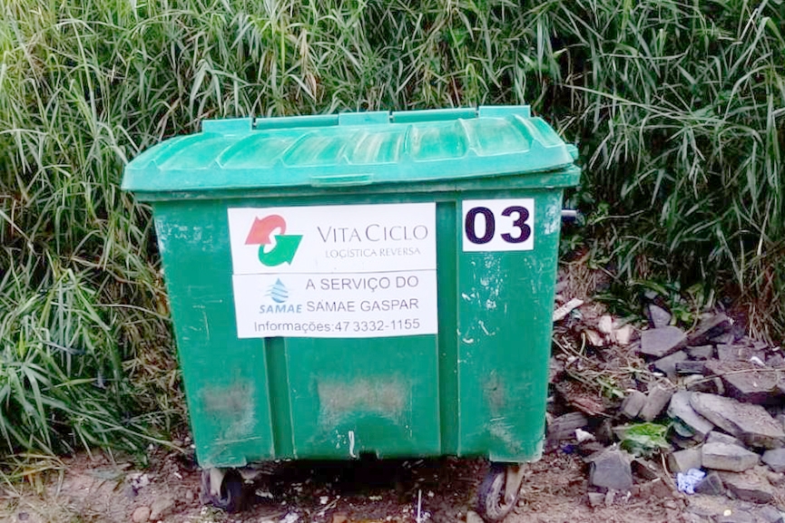 Coleta de lixo de Gaspar sofre atrasos aps trabalhadores testarem positivo para Covid-19