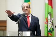 Ex-prefeito Celso Zuchi toma posse como deputado estadual de SC
