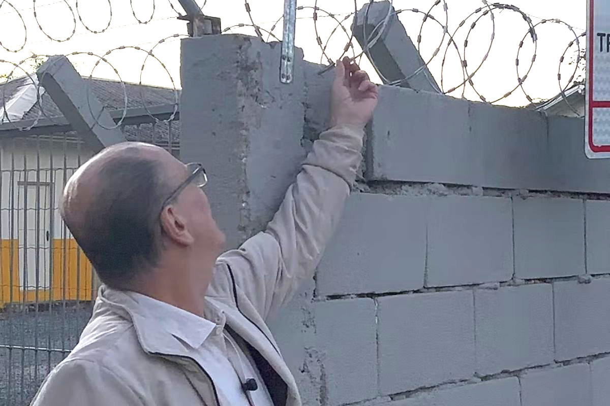Vereador pede atualizao em lei para permitir cercas eltricas e concertinas em escolas e CDIs de Gaspar