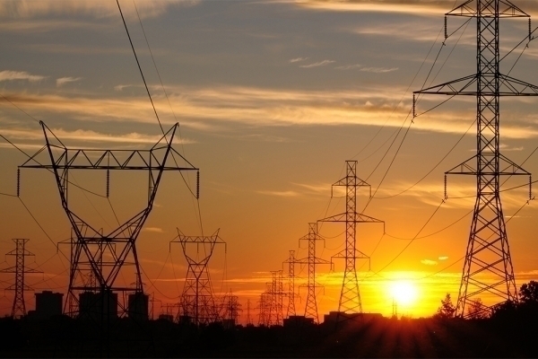 Luz pode subir at� 15% em 2016 com novas fontes de press�o