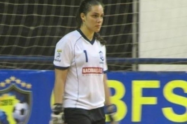 Goleira Missi de Ilhota � campe� do mundo de futsal 