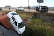 Dois carros colidem na BR-470 em Gaspar