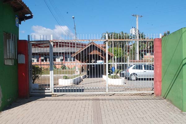 Equipamentos eletrnicos so roubados da escola Frei Godofredo