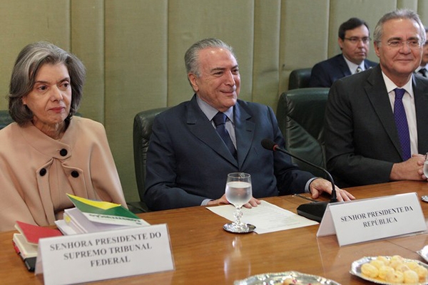 Chefes dos poderes discutem seguran�a p�blica em reuni�o