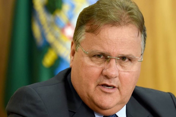 Processo que apura conduta de Geddel segue na Comiss�o de �tica