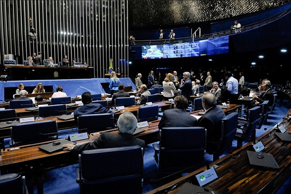 Senado aprova pacote para coibir 'supersal�rios' no servi�o p�blico