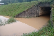 Obra da BR-470 causa alagamento na passagem que liga Serto Verde  Margem Esquerda