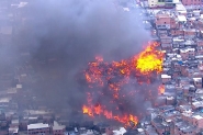 Incêndio atinge barracos em Paraisópolis, na Zona Sul de SP