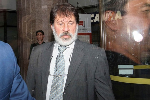 Ex-tesoureiro do PT Del�bio Soares e empres�rio s�o condenados