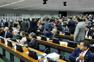 CCJ aprova novo relat�rio sobre fim do foro privilegiado de pol�ticos e autoridades