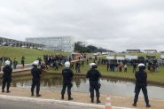 Contra reforma da Previd�ncia, agentes penitenci�rios protestam em frente ao Congresso