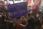 Desigualdade diminui, mas renda de negros ainda � metade da de brancos no Brasil, aponta estudo