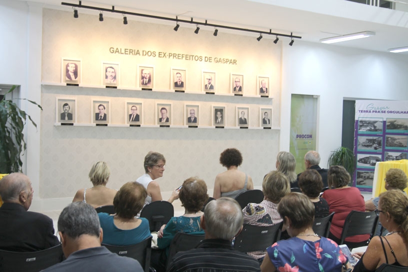 Ex-prefeitos de Gaspar so destaque em galeria na prefeitura