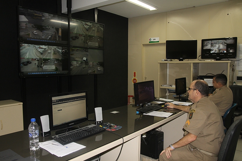 Cmeras de monitoramento  auxiliam trabalhos da PM de Gaspar