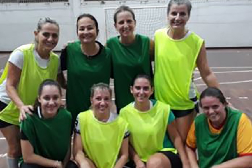 'Meninas do futebol' completam 30 anos de hist�ria