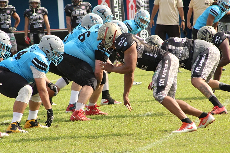 Time de futebol americano Black Hawks vence Timb� Rex 