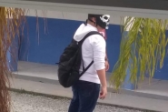 Jovem mascarado invade escola, solta bombinhas e acaba ferido em Itaja