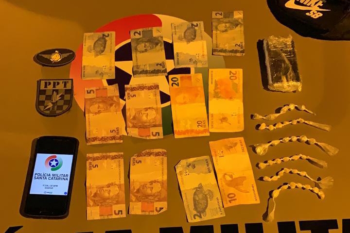 PPT de Gaspar prende traficante e apreende entorpecentes no Coloninha