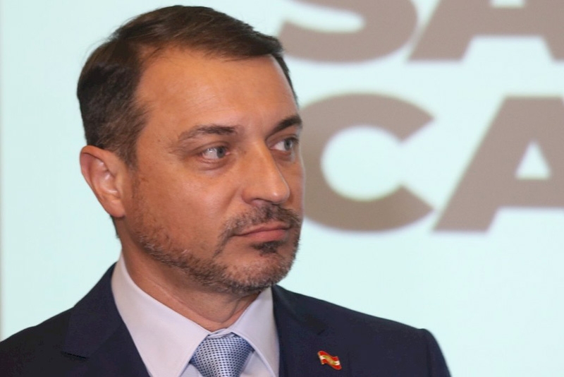 MPF arquiva inqurito contra Carlos Moiss no caso dos respiradores