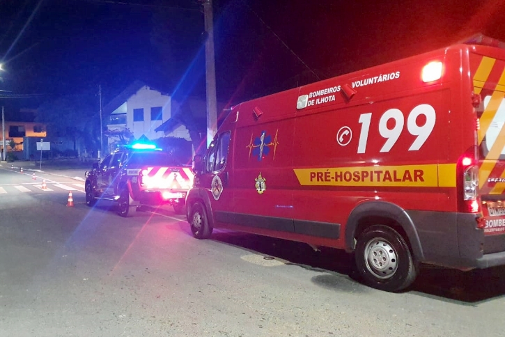 Coliso entre carro e bicicleta deixa adolescente ferido no Centro de Ilhota