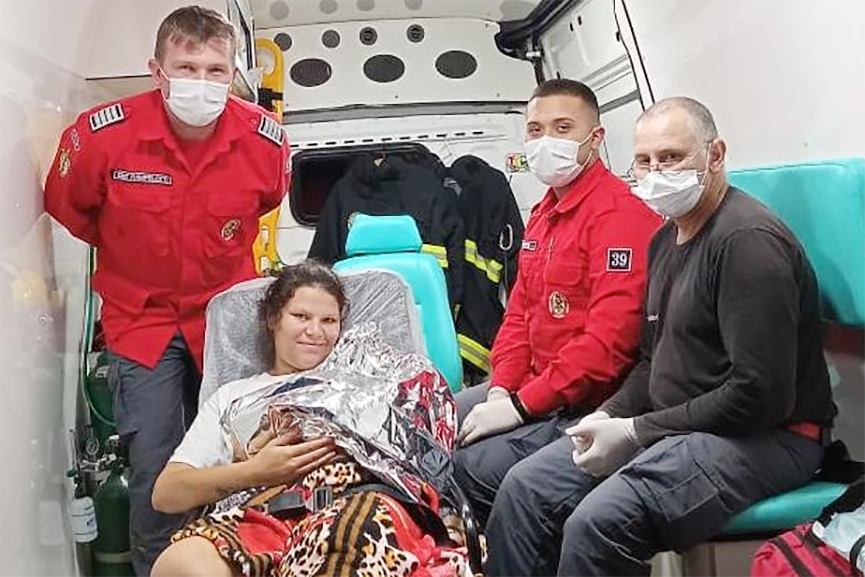 Bombeiros auxiliam parto de emergncia em Ilhota