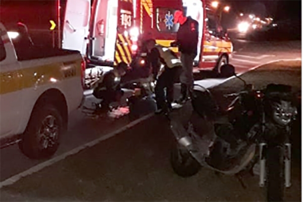 Queda de moto deixa homem ferido no bairro Poo Grande, em Gaspar