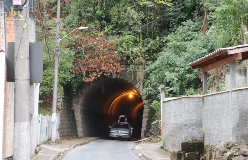 Tnel da Ponte de Ferro  interditado em Blumenau