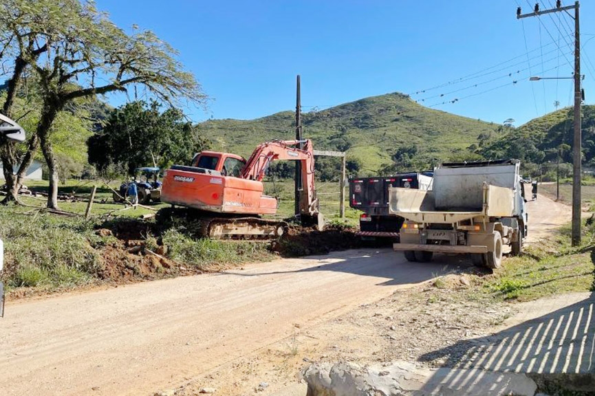 Ruas de Ilhota comeam a ser preparadas para receber pavimentao