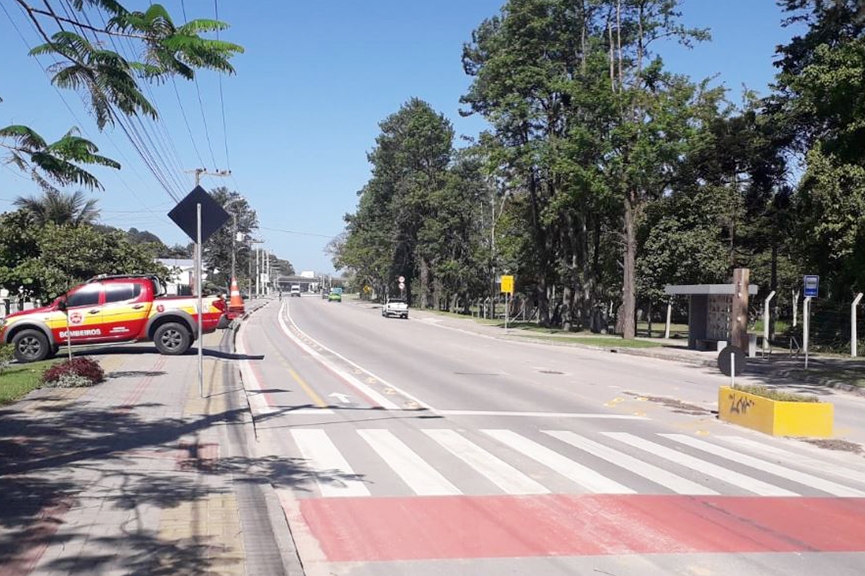 Ciclista  hospitalizado aps atropelamento na rua Itaja, em Gaspar
