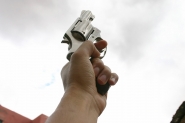 Homem  preso aps atirar para o alto no bairro Margem Esquerda, em Gaspar