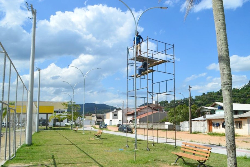 Vndalos depredam sistema de iluminao de rea de lazer do Bela Vista, em Gaspar