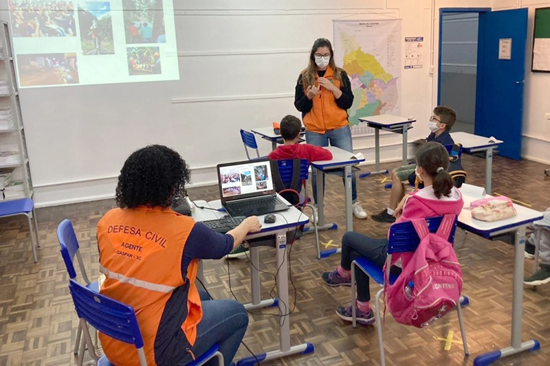 Gaspar retoma atividades do projeto 'Defesa Civil na Escola'
