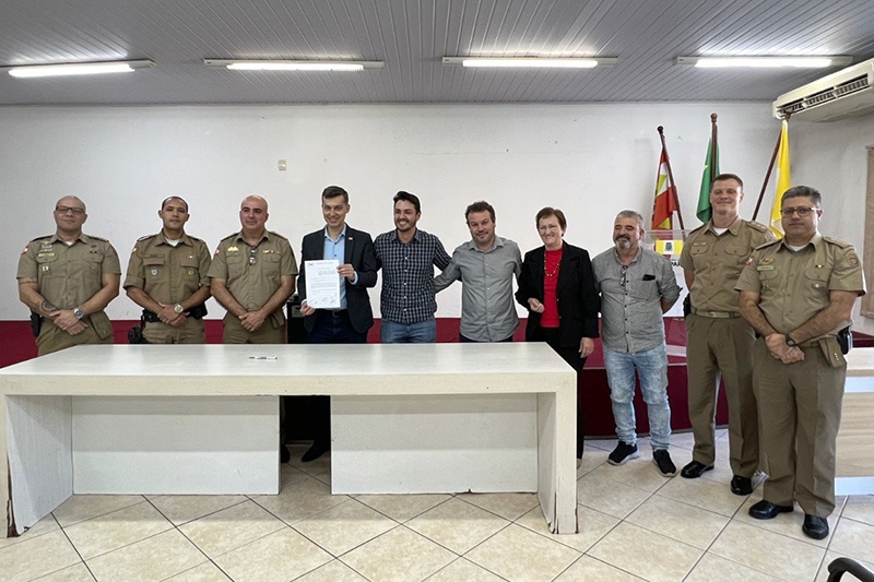 Assinado convnio com a PM para policiamento nas reas pblicas do Samae de Gaspar