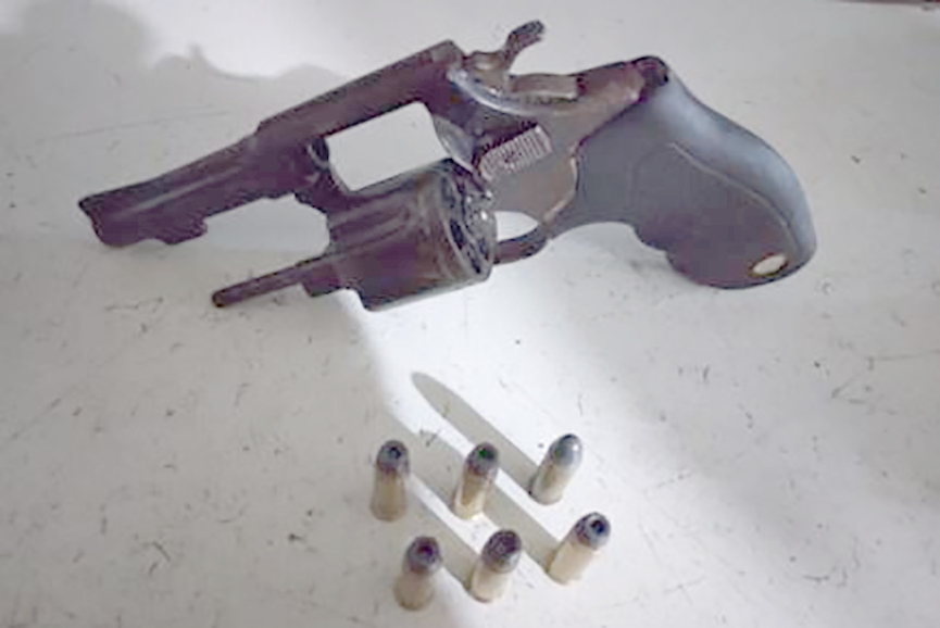 Homem com arma sem registro  preso no Santa Terezinha, em Gaspar
